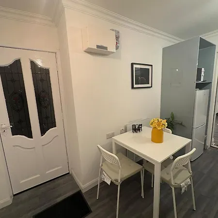 Modern 1-bed