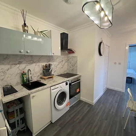 Apartment Modern 1-bed Navan